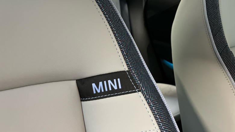 MINI Aceman 135kW E Classic 43kWh 5dr Auto Electric Hatchback